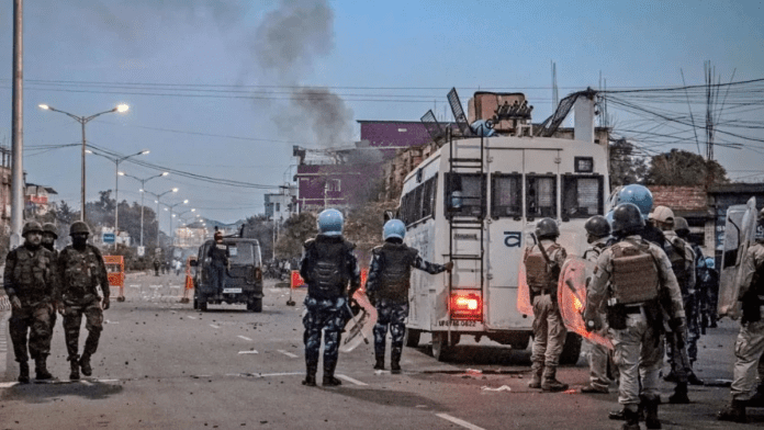 मणिपुर में फिर हिंसा और आगजनी, 3 लोगों की गोली मारकर हत्या और 5 घायल, लगाया गया कर्फ्यू