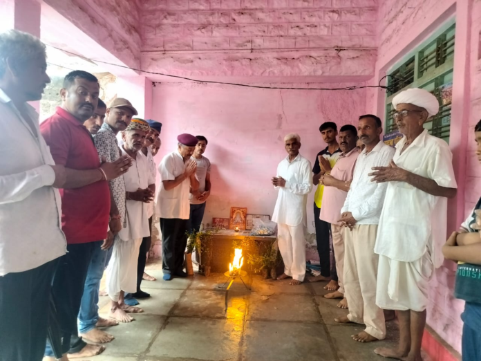 गुरुदेव श्री राजेश्वर भगवान की इतिहास की पुण्यतिथि पर निशुल्क पौधे बांटे